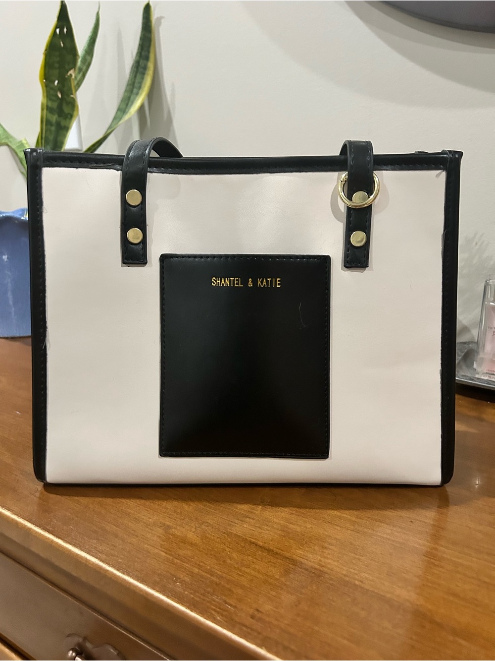 Color block shoulder bag with Interior Zip Pocket